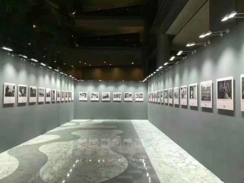 拍賣會掛畫展板